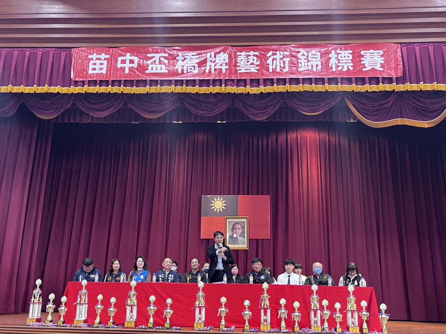 校長巫正成主持開幕式。（圖/國立苗栗高中提供）