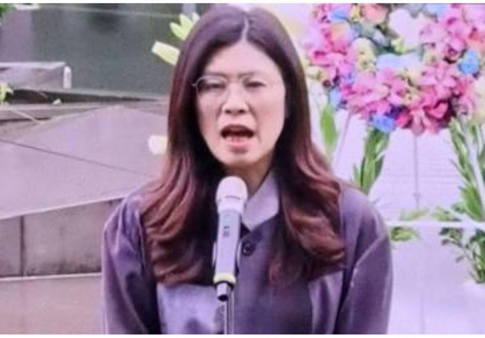 國民黨主席鄭麗文提到事件源於「殖民者、來自統治者、來自統治者的國家暴力濫用」，口誤將國民黨政權解讀為對台殖民統治。（圖/謝榮浤 邱水文拍攝）