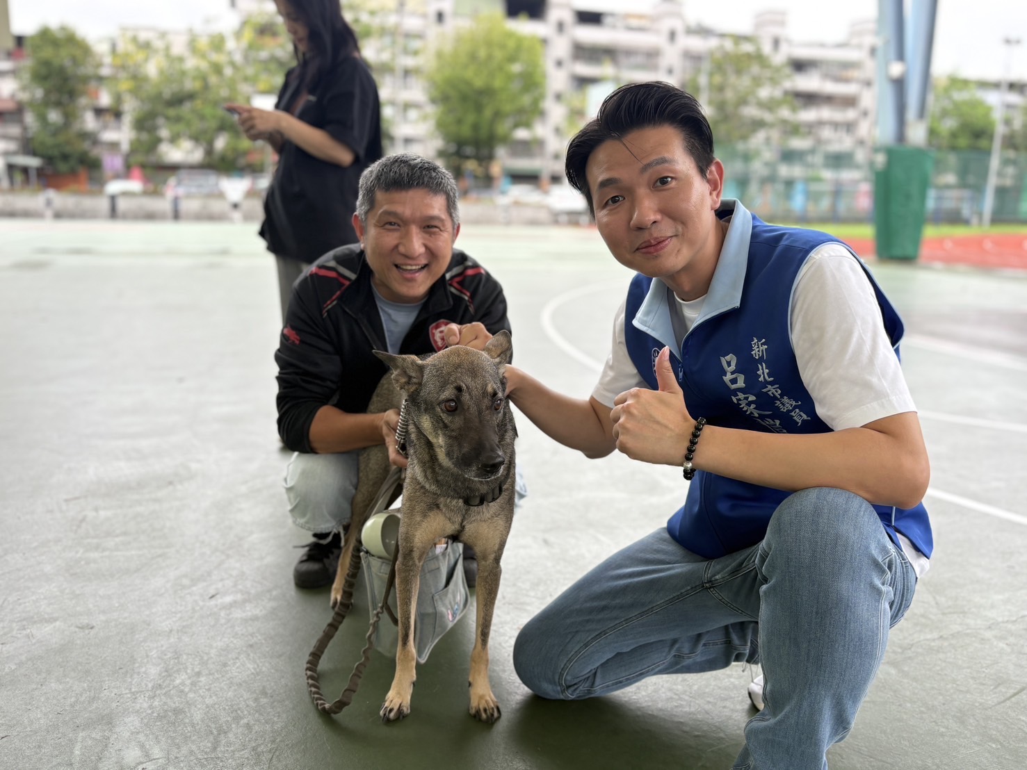 呂家愷議員本身也是愛狗一族。（圖/特派陳香桂拍攝）