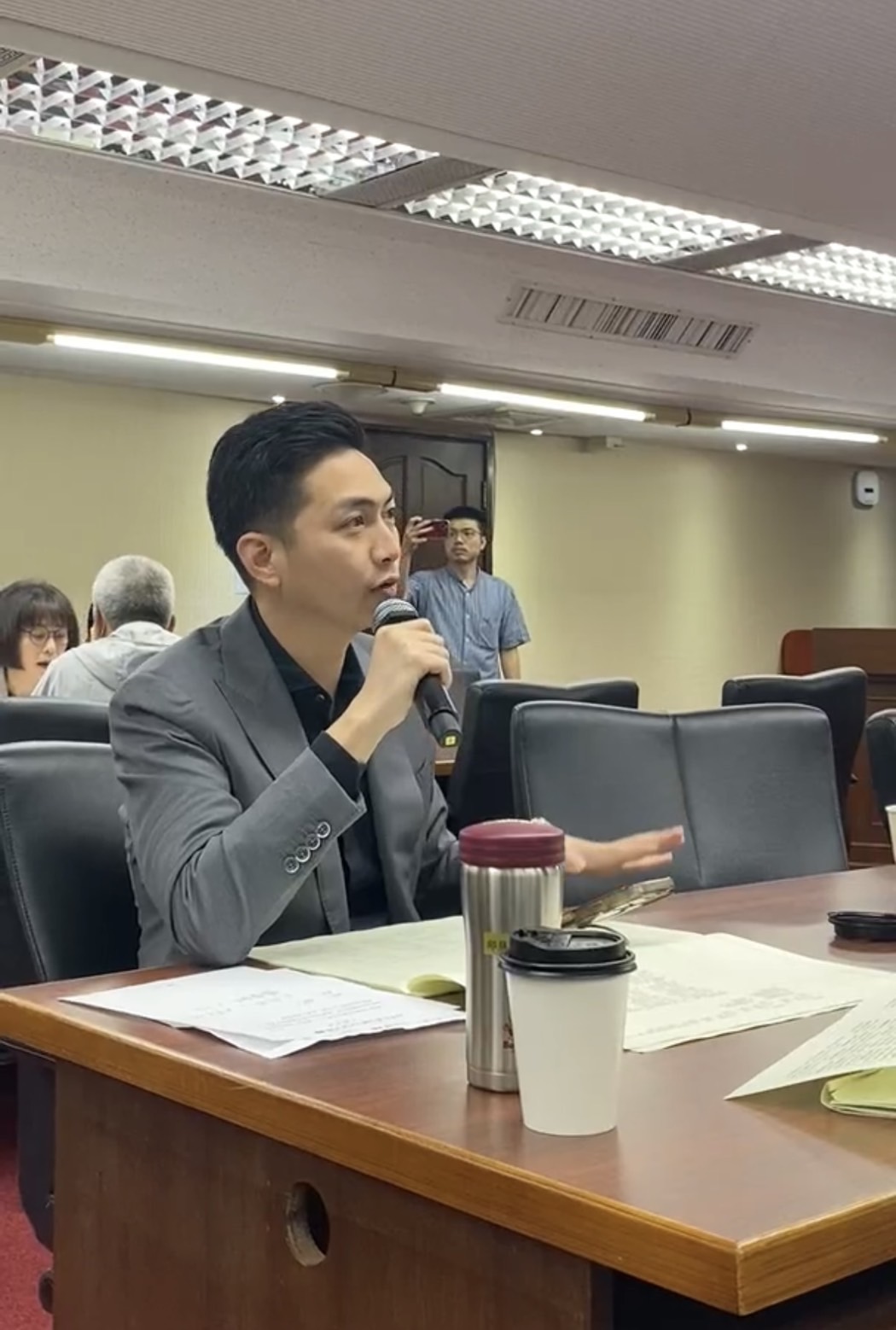 醫療暴力5年累計逾1600件　廖偉翔籲修法加重刑責保障醫護
