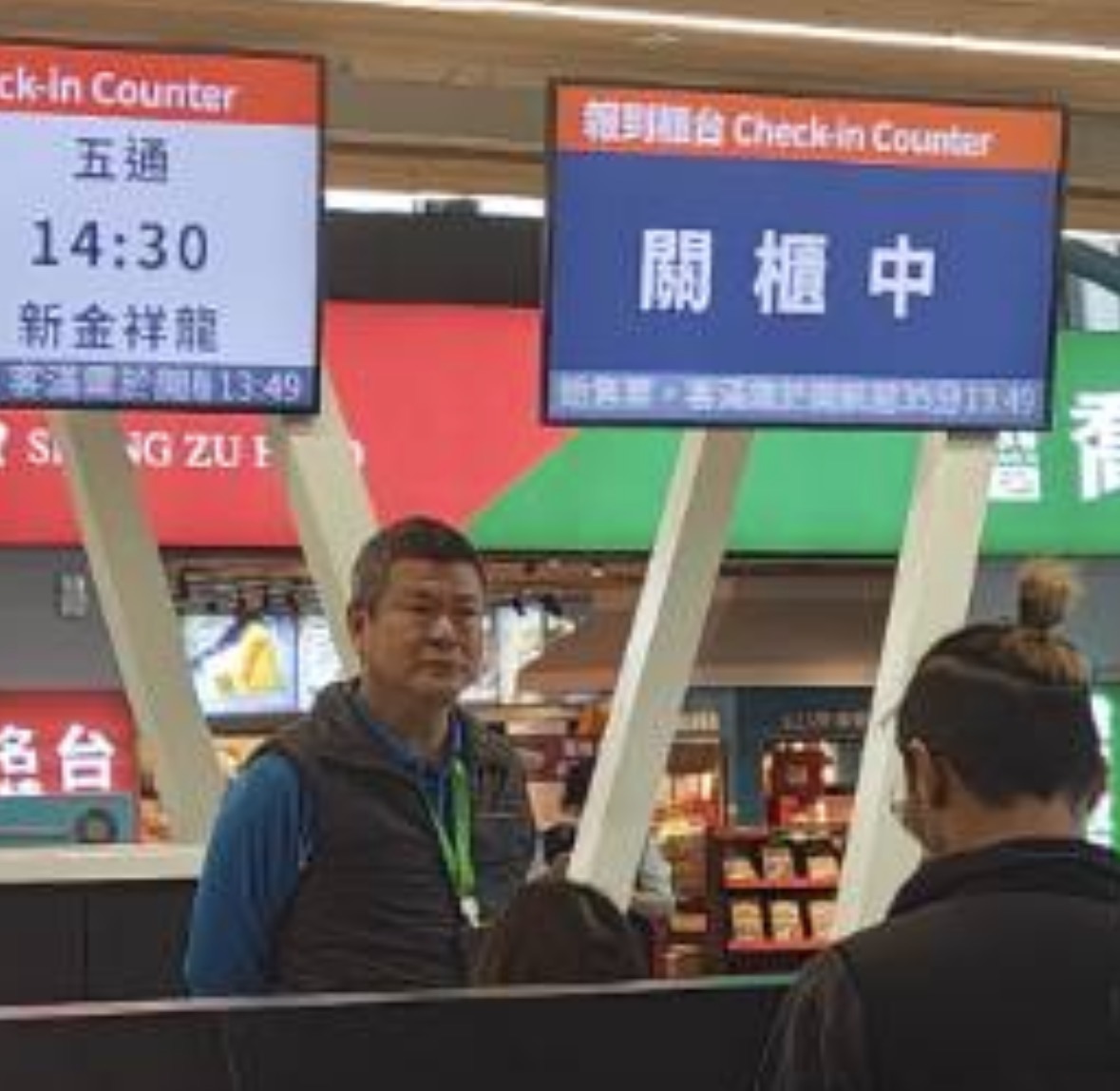 楊福建副總經理看似氣勢十足，實則缺乏歷練與公開檢驗，連基本的媒體應對經驗都不足，卻對民眾態度強硬。（圖/謝榮浤拍攝）