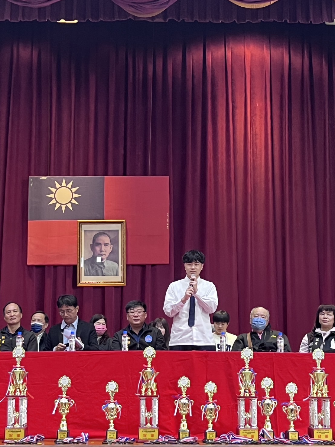 第8屆苗中盃主辦人暨橋藝社第15屆社長陳定霆致辭暨發表感言。（圖/國立苗栗高中提供）