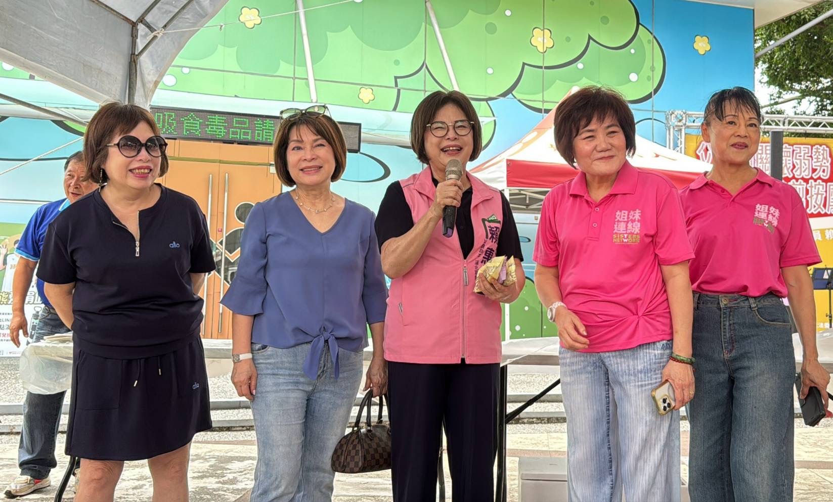 父親節前夕送暖台南溪北　賴惠員攜手姐妹連線連續17年辦義剪、按摩關懷鄉親