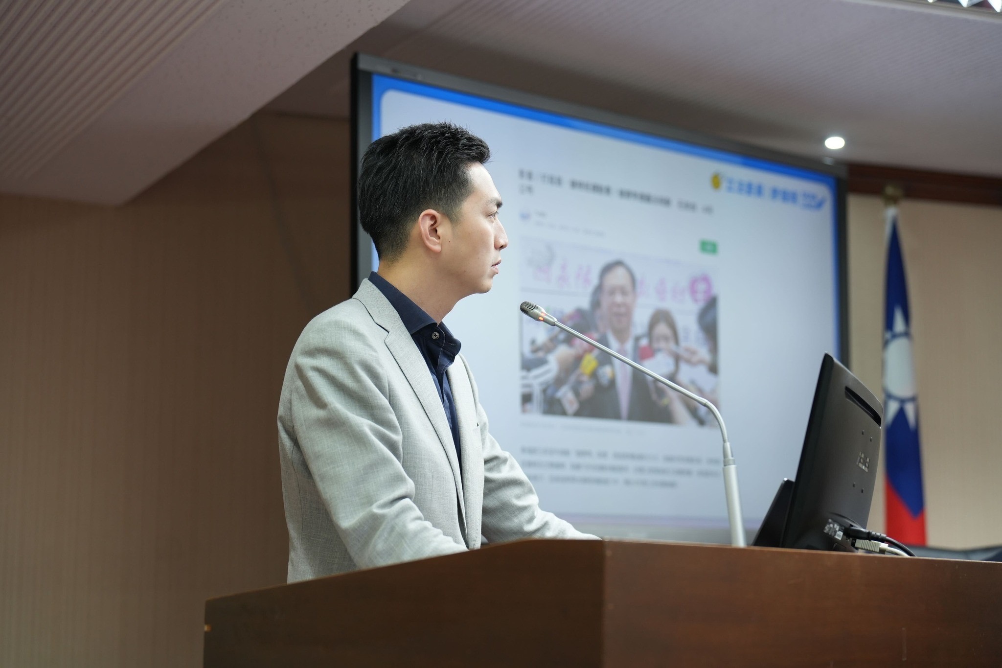 立法委員廖偉翔今（18）日於質詢時詢問衛福部「健康幣」是否能如期上線。（圖/謝榮浤翻攝）