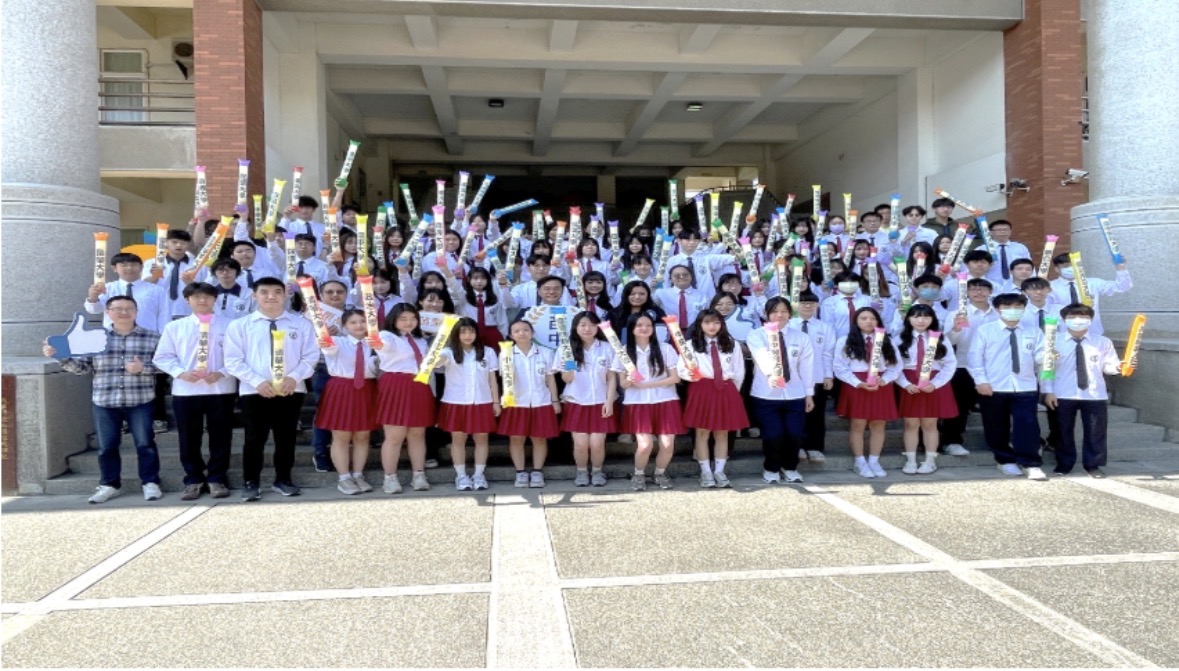 115學年度大學繁星推薦入學放榜，國立苗栗高中錄取人數98人，再創歷年新高。 （圖/謝榮浤翻攝）